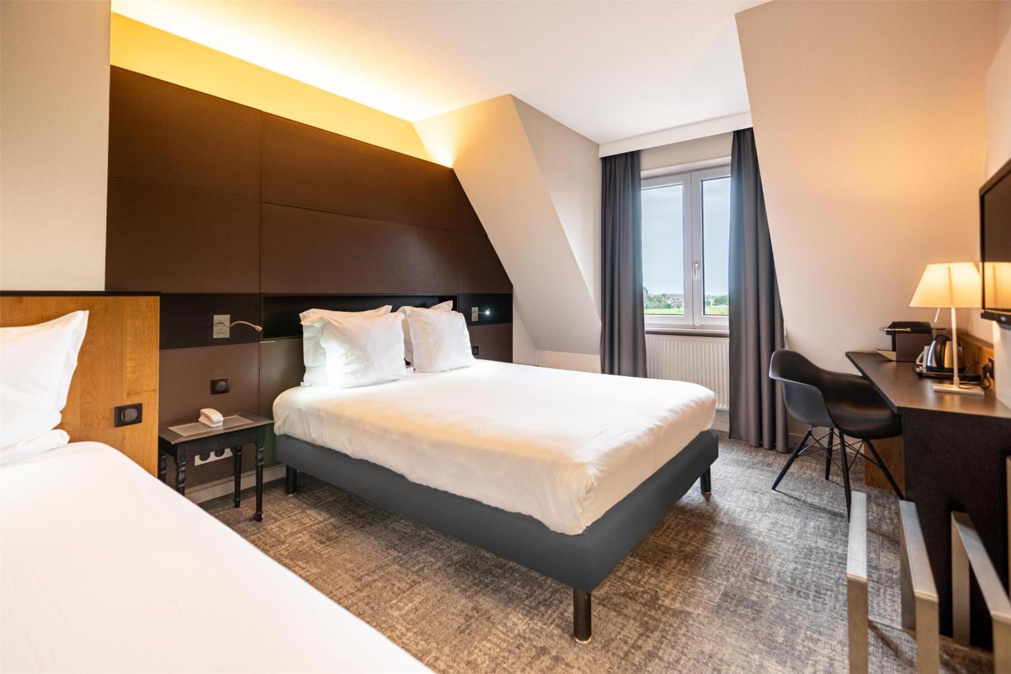 Chambre Confort avec 1 Lit Queen-Size et 1 Lit Simple - Non-Fumeurs